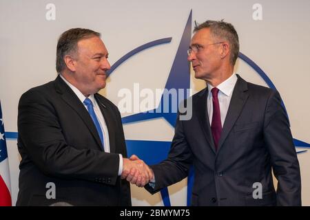 Il Segretario Pompeo incontra il Segretario Generale della NATO Stoltenberg il Segretario di Stato Michael R. Pompeo incontra il Segretario Generale della NATO Jens Stoltenberg, a Bruxelles, Belgio, il 20 novembre 2019. Foto Stock