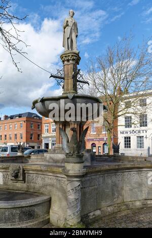 Market Place Fountain, Devizes, Wiltshire, monumento commemorativo britannico a T. H. Southeron Estcourt Foto Stock