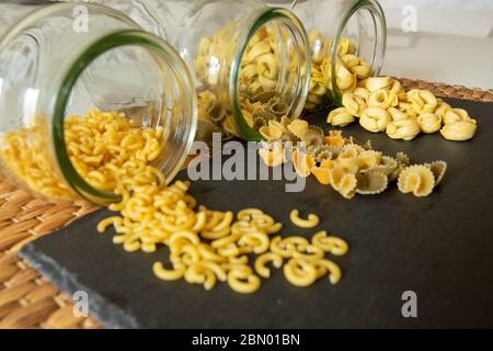 bates de cristal con pasta alimentare Foto Stock