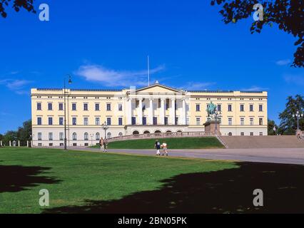 Il Palazzo reale (Slottet), la porta di St Johans, Oslo, Regno di Norvegia Foto Stock