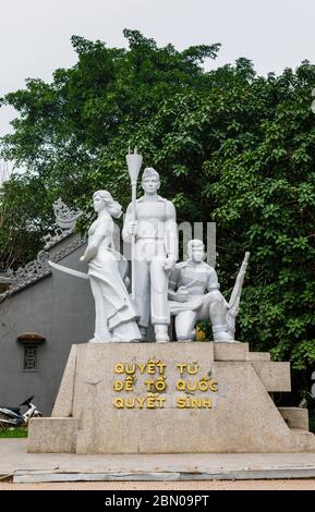 Il monumento dei Martiri, un monumento patriottico della guerra del Vietnam, vicino al lago Hoan Kiem, nel centro di Hanoi, nel nord del Vietnam, nel sud-est asiatico Foto Stock