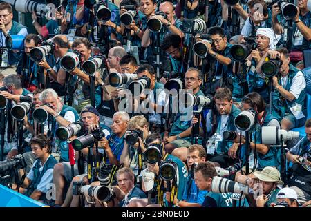 Fotografi al Centro Acquatico Olimpico di Atene ai Giochi Olimpici estivi del 2004 ad Atene. Foto Stock