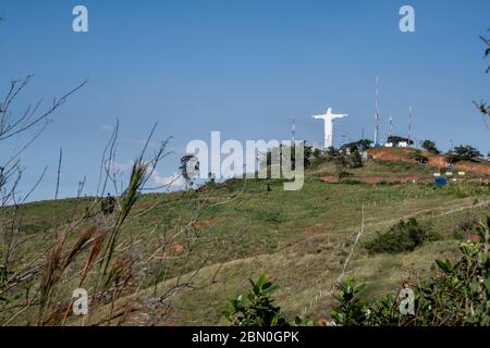 Vista della statua del Cristo del Rey a Cali Colombia Foto Stock