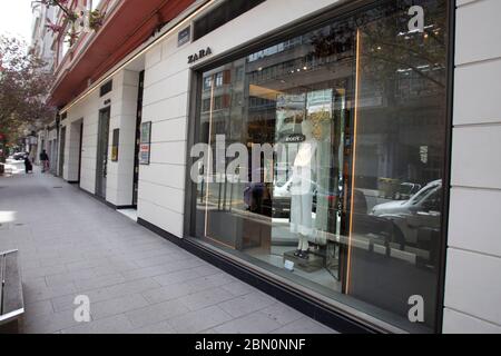 Coruña-Spain.il primo negozio aperto dal gruppo 'Inditex', con il nome 'Zara', nel centro di Coruña, riaperto oggi dopo essere stato chiuso a causa di t Foto Stock