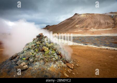 Area geotermica di Hverir nell'Islanda settentrionale Foto Stock