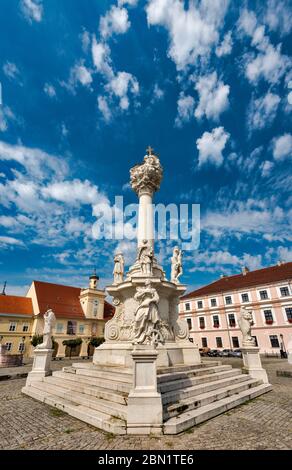 Monumento alla Santissima Trinità, in stile barocco, a Trg Svetog Trojstva (Piazza della Santissima Trinità), sezione Tvrda (cittadella) di Osijek, Slavonia, Croazia Foto Stock