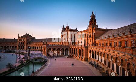 Siviglia, Spagna - 20 febbraio 2020 - Piazza della Spagna (Plaza España) a Siviglia, la capitale dell'Andalusia. Uno dei simboli della città e un popolare Foto Stock