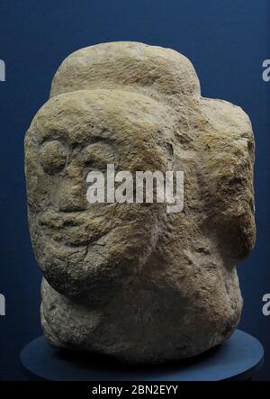 Idolo a quattro teste (Svantevit / Perun). Da Vacani vicino Skradin. Croazia. Museo dei monumenti archeologici croati, Spalato, Croazia. Foto Stock