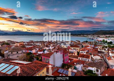 Vista del tramonto sulla città di Nafplio, Grecia. Foto Stock