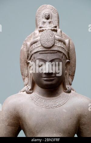 Il Museo Nazionale di Guimet di Arte Asiatica Bodhisattva Lokeshvara. Sanstone, 7 ° secolo. Cambogia. Parigi. Francia. Foto Stock