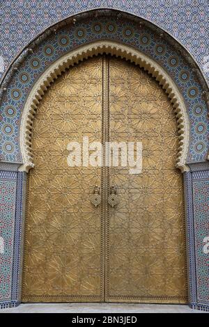 Porta del Palazzo reale, Fes, Marocco. Foto Stock