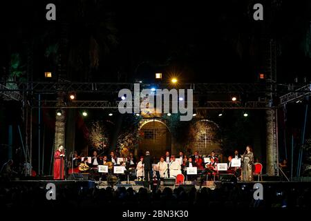 Festa della cultura Sufi a Fes, Marocco. Orchestra al Shushtari, Marouane Hajji, Curro Pinana & Francoise Atlan. Foto Stock