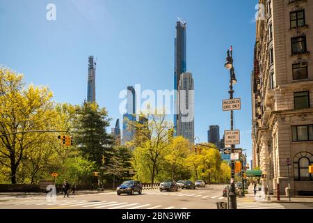 BillionaireÕs Row, una collezione di residenze superalte per i ricchi di uber, per lo più sulla 57th Street ovest, visto da Central Park West, il sabato 2 maggio 2020. (© Richard B. Levine) Foto Stock