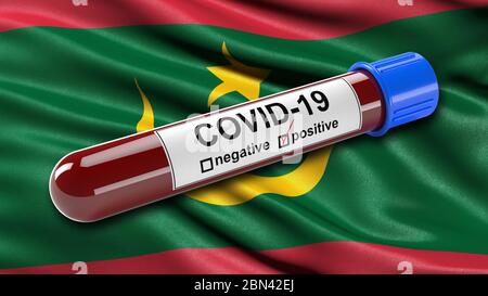 Bandiera della Mauritania che ondeggiava nel vento con una provetta per analisi del sangue positiva Covid-19. Foto Stock