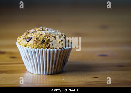 Muffin al cioccolato con scaglie di zucca Foto Stock