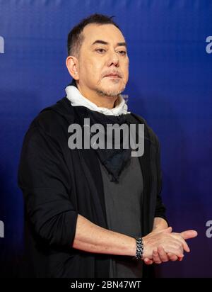 HONG KONG, HONG KONG SAR, CINA. 17 MARZO 2019. 13° Asian Film Awards 2019 tenuto presso gli studi TV TVB di Hong Kong. L'attore Anthony Wong Chau-cantò Who Foto Stock