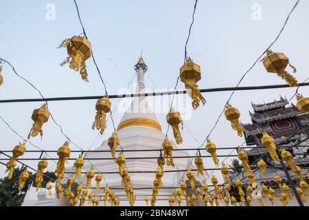 Tempio buddista di Wat Phra That Doi Kong Mu, Mae Hong Son, Thailandia. Foto Stock