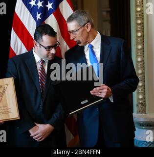 Lo United States Interdiction Coordinator (USIC) ha riconosciuto prestazioni eccezionali nella comunità interagenzia di interdizione per il 2018. I vincitori provenivano da varie unità, tra cui la Guardia Costiera degli Stati Uniti Cutter James e la Joint Interagency Task Force West. Foto Stock