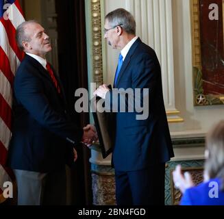 Nel 2018, lo United States Interdiction Coordinator (USIC) ha riconosciuto prestazioni eccezionali nelle operazioni di interdizione tra agenzie, assegnando otto unità tra cui la US Coast Guard Cutter James (WMSL 754) e la Joint Interagency Task Force West and South. Foto Stock