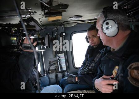 Alla vigilia del Super Bowl LIII, l'agente di interdizione aerea Dave Grantham della U.S. Customs and Border Protection Air and Marine Operations (amo) ha parlato con i notiziari di Atlanta, Georgia, degli sforzi di sicurezza in atto per l'evento. Foto Stock