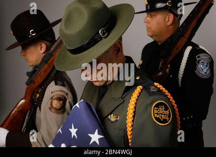 Studio di membri della guardia a colori amo, OFO e BP per il programma Valor Memorial Materials, Washington D.C., 4 aprile 2018. Dogana e protezione delle frontiere degli Stati Uniti Foto Stock