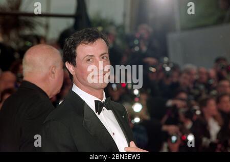 CANNES, FRANCIA. Maggio 1997: Sylvester Stallone al 50° Festival del Film di Cannes. Foto file © Paul Smith/Featureflash Foto Stock