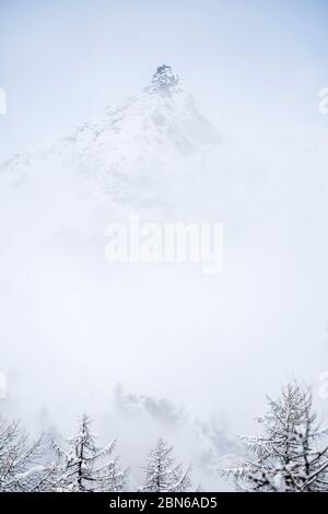 Giornata invernale all'Alpe Devero, Parco Naturale dell'Alpe Veglia e dell'Alpe Devero, Verbano Cusio Ossola, Piemonte, Italia, Sud Europa Foto Stock