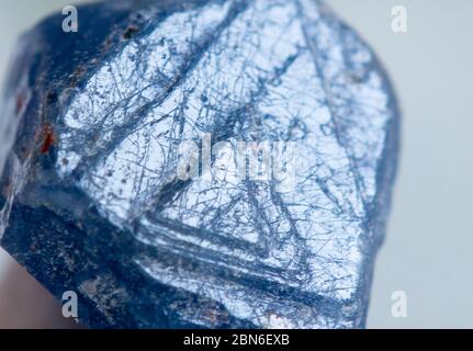 sapphire minerale campione di pietra di quarzo gemma geologia roccia Foto Stock