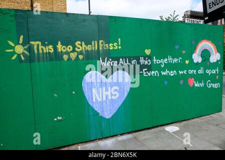 West Green, Haringey, Londra, Regno Unito. 13 maggio 2020. Coronavirus pandemico: Un murale che sostiene l'NHS. Credit: Matthew Chpicle/Alamy Live News Foto Stock