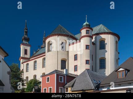 Chiesa Piarista della scoperta della Santa Croce, 18 ° secolo, a Litomysl, Boemia, Repubblica Ceca, Europa centrale Foto Stock