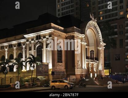 Parco vicino teatro comunale in Ho Chi Minh. Il Vietnam Foto Stock