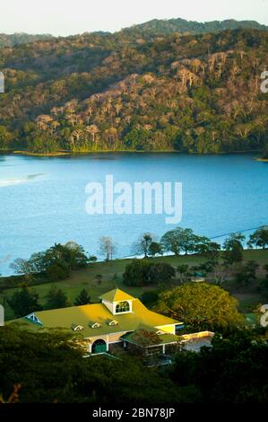 Gamboa Rainforest Resort e la foresta pluviale del parco nazionale di Soberania, Repubblica di Panama. Foto Stock