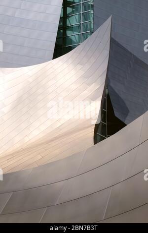 Il Walt Disney Concert Hall progettato da Frank Gehry, Los Angeles, California, Stati Uniti d'America Foto Stock