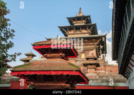 Antichi templi indù sulla piazza Durbar a Kathmandu, Nepal Foto Stock