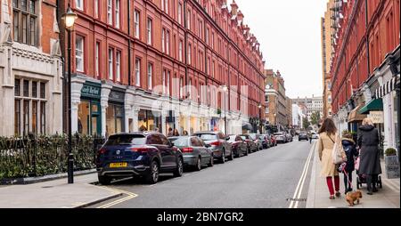 Chiltern Street nel quartiere di Marylebone di West London- un premio di shopping con lussuosi negozi e luoghi della vita notturna Foto Stock