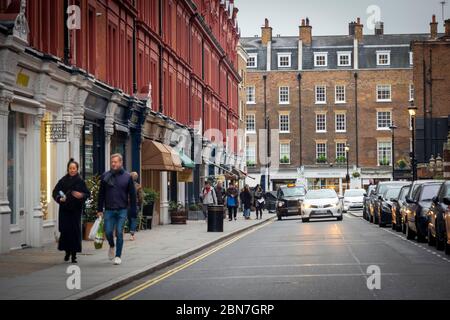 Chiltern Street nel quartiere di Marylebone di West London- un premio di shopping con lussuosi negozi e luoghi della vita notturna Foto Stock