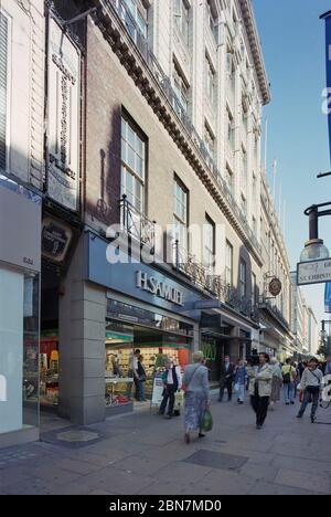 1997, Avon House, Oxford Street, centro di Londra, Inghilterra sud-orientale Foto Stock