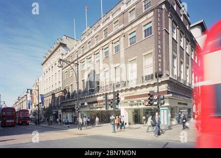 1997, Avon House, Oxford Street, centro di Londra, Inghilterra sud-orientale Foto Stock