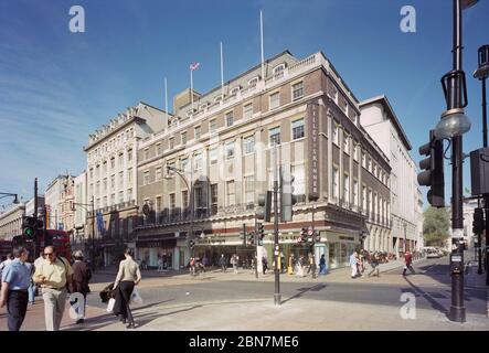 1997, Avon House, Oxford Street, centro di Londra, Inghilterra sud-orientale Foto Stock