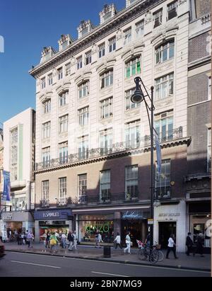 1997, Avon House, Oxford Street, centro di Londra, Inghilterra sud-orientale Foto Stock