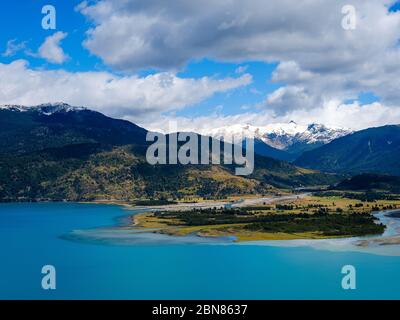 PUERTO RIO TRANQUILO, CILE - CIRCA FEBBRAIO 2019: Vista panoramica del Lago Generale Carrera vicino a Puerto Rio Tranquilo in Cile. Foto Stock