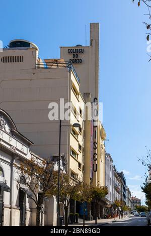 Porto, Portogallo - 15 settembre 2019: Coliseu do Porto, uno dei principali luoghi della città per lo spettacolo di musica, teatro, danza, circo e ot Foto Stock