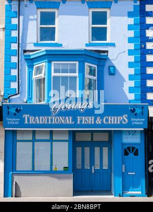 Il famoso negozio di pesce e chip Young's a Seaton Carew, Hartlepool, Inghilterra, Regno Unito Foto Stock