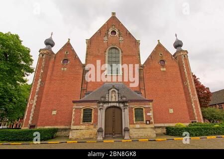 Facciata di San Giovanni la Chiesa anglicana in angolo Santo quartiere, Gand, Belgio in un giorno nuvoloso. Foto Stock