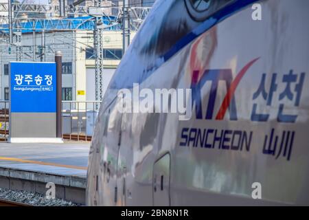 Gwangju, Corea del Sud 1/14/2020 Stazione di Gwangju-Songjeong treni KTX ad alta velocità della Corea Foto Stock