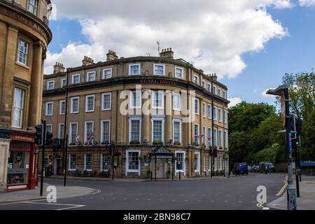 The Royal Hotel, Manvers St, Bath. Un hotel vittoriano di fronte alla stazione ferroviaria di Bath Spa. Foto Stock