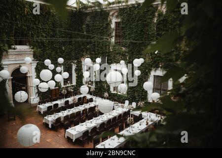 foto di un luogo di nozze con pareti verdi Foto Stock