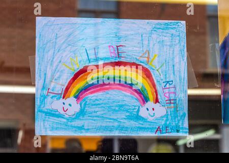 Montreal, CA - 13 maggio 2020: Sarà tutto il giusto messaggio e disegno arcobaleno durante il pandemy Covid 19 Foto Stock