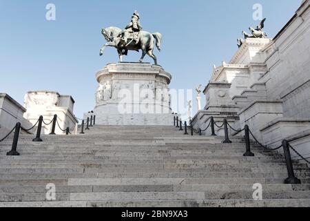 Monumento a Vittorio Emanuele II situato nel centro architettonico del Vittoriano a Roma Foto Stock