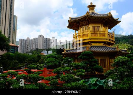 Hong Kong Cina - Pagoda d'oro nel giardino di Nan Lian Foto Stock